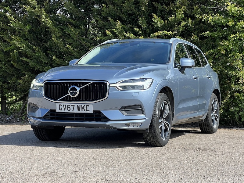 Volvo XC60 D4 Momentum Pro - U12117