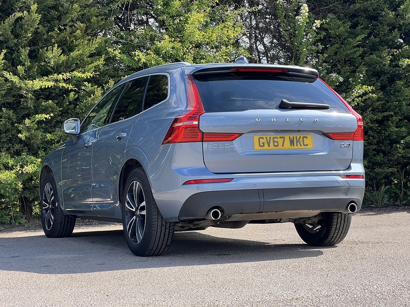 Volvo XC60 D4 Momentum Pro - U12117