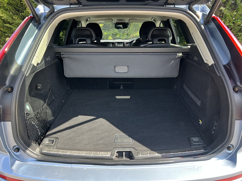 Volvo XC60 D4 Momentum Pro - U12117