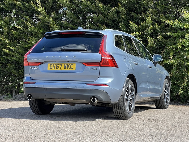 Volvo XC60 D4 Momentum Pro - U12117
