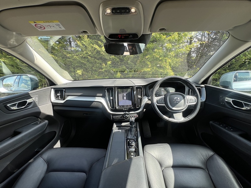 Volvo XC60 D4 Momentum Pro - U12117