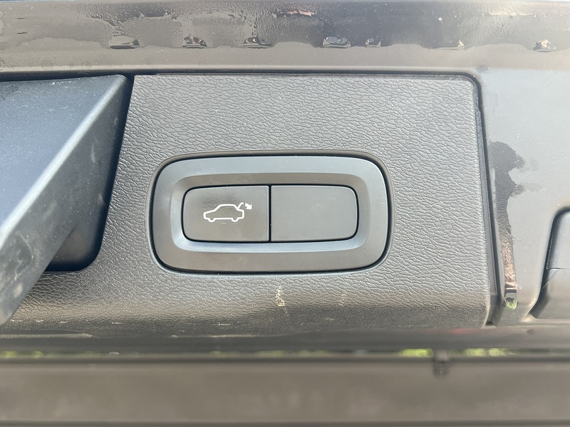 Volvo XC60 D4 Momentum Pro - U12117