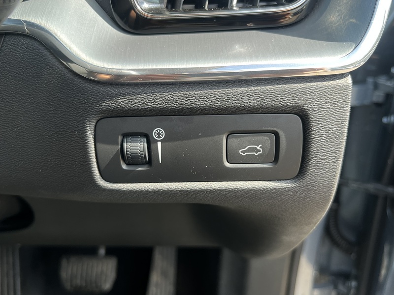 Volvo XC60 D4 Momentum Pro - U12117