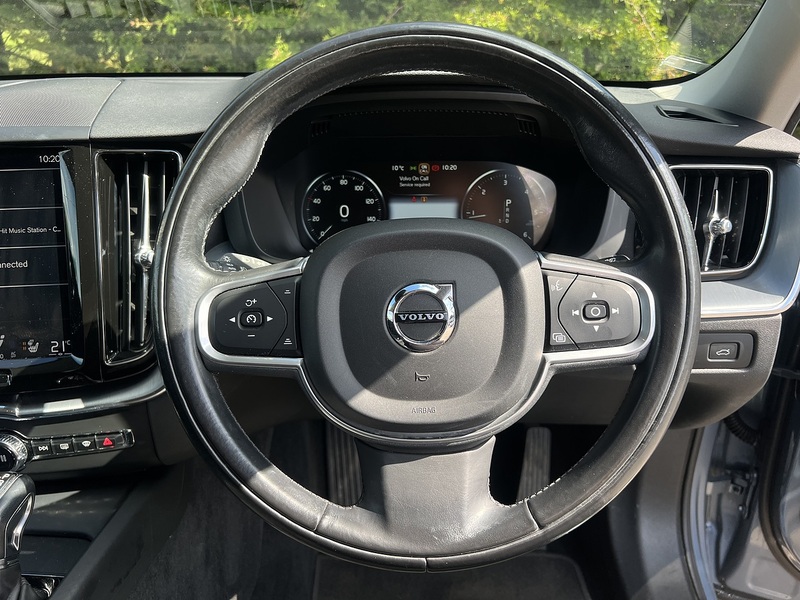 Volvo XC60 D4 Momentum Pro - U12117