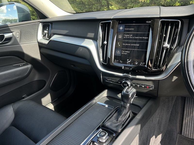 Volvo XC60 D4 Momentum Pro - U12117