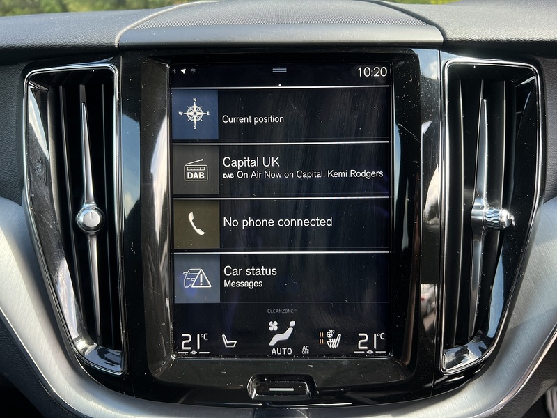 Volvo XC60 D4 Momentum Pro - U12117
