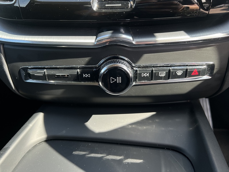 Volvo XC60 D4 Momentum Pro - U12117