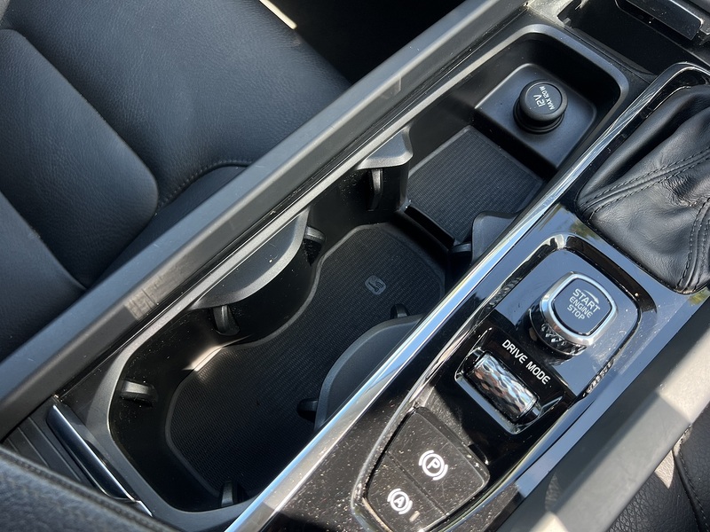 Volvo XC60 D4 Momentum Pro - U12117