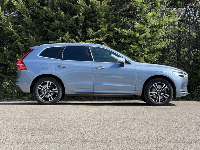 Volvo XC60 D4 Momentum Pro - U12117