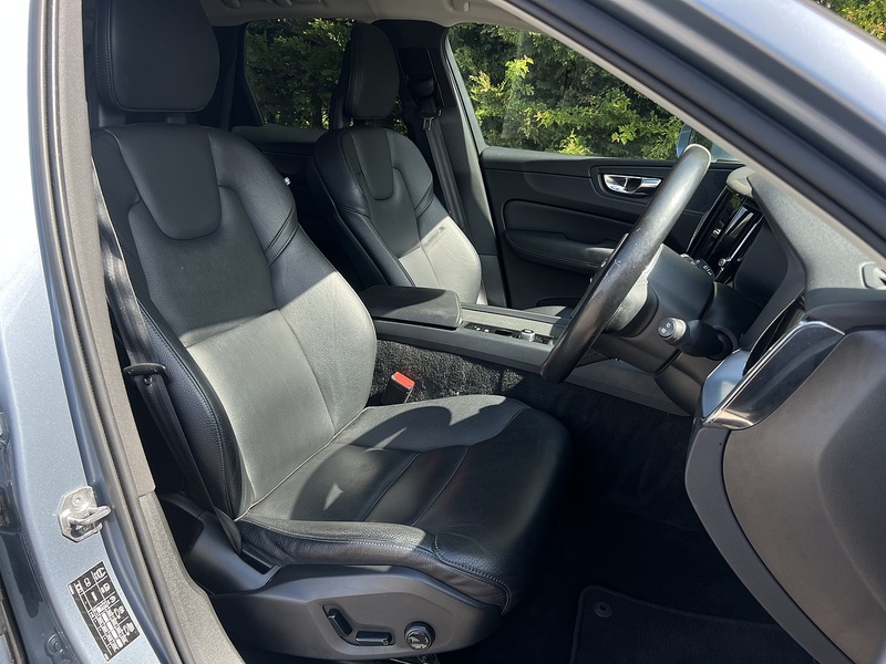Volvo XC60 D4 Momentum Pro - U12117