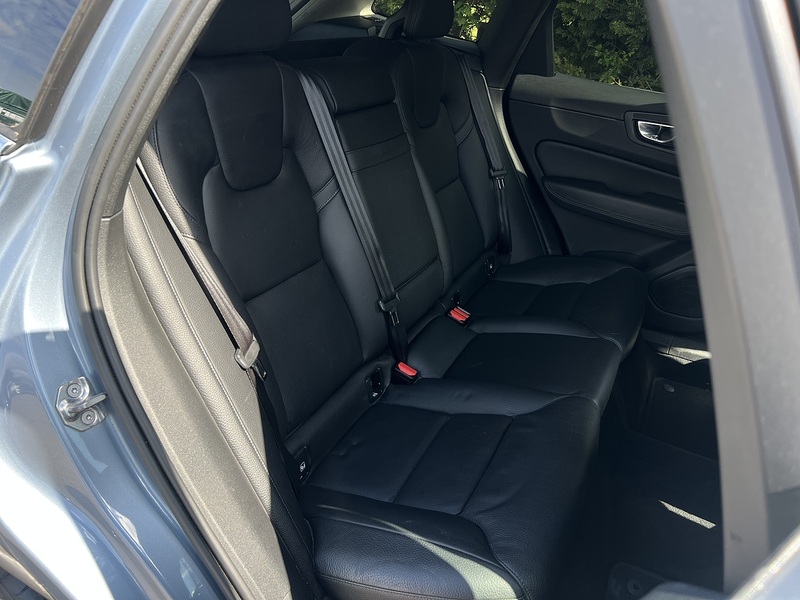 Volvo XC60 D4 Momentum Pro - U12117