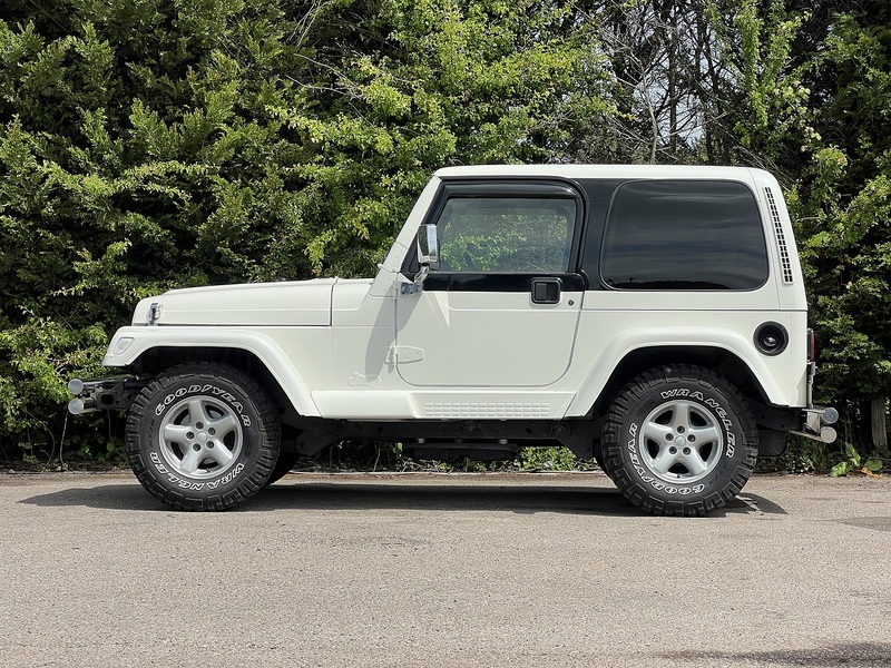 Jeep Wrangler Sahara - U12120