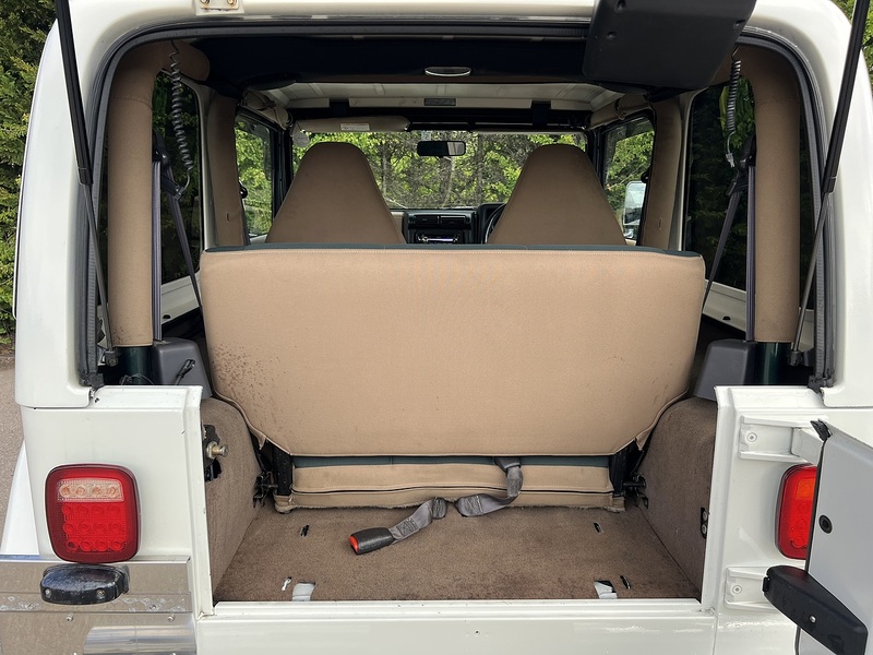 Jeep Wrangler Sahara - U12120
