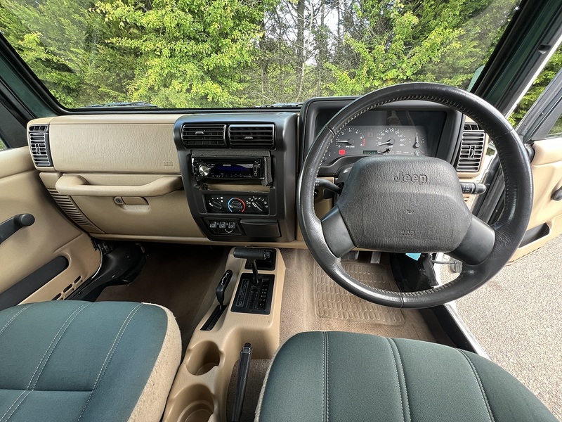 Jeep Wrangler Sahara - U12120