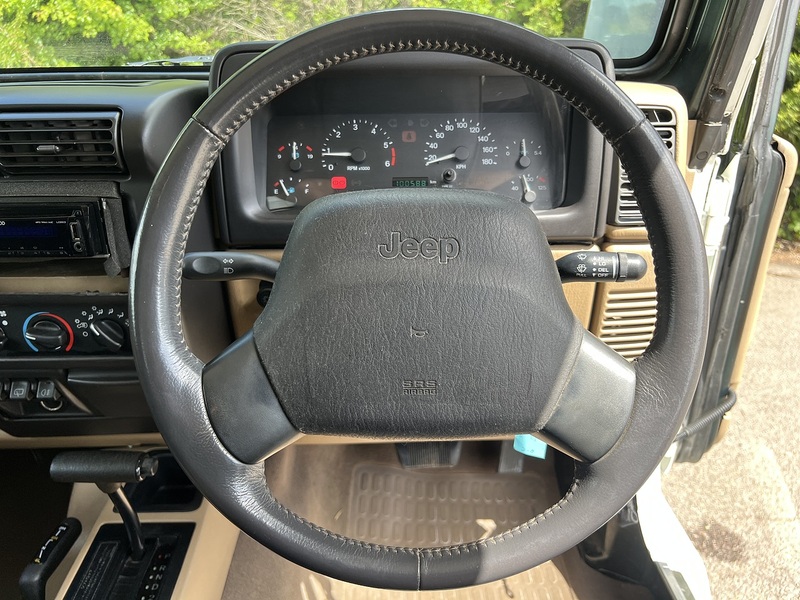 Jeep Wrangler Sahara - U12120