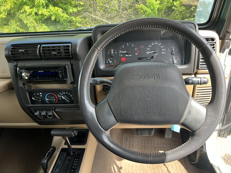 Jeep Wrangler Sahara - U12120