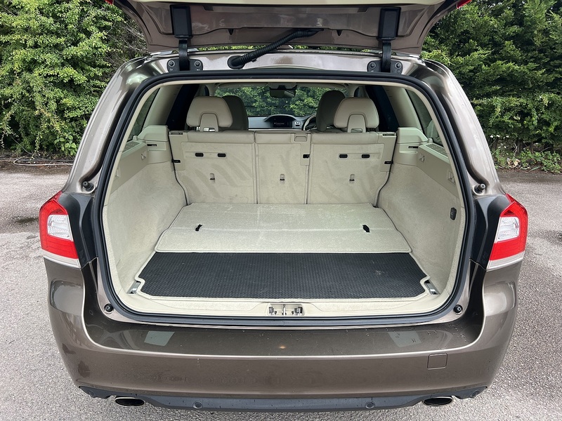 Volvo V70 T5 Se Lux - U12123