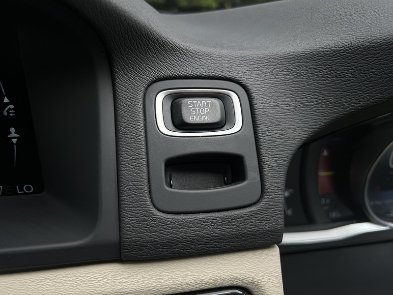 Volvo V70 T5 Se Lux - U12123