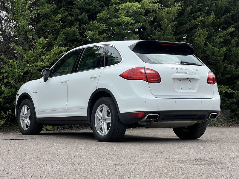 Porsche Cayenne S Hybrid - U12133