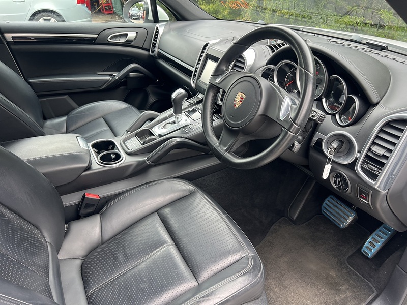 Porsche Cayenne S Hybrid - U12133