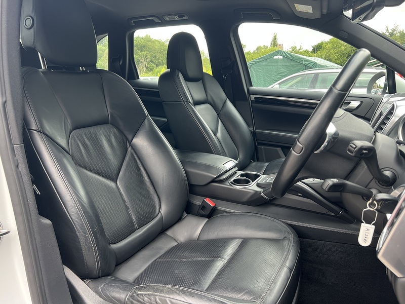 Porsche Cayenne S Hybrid - U12133