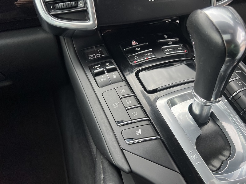 Porsche Cayenne S Hybrid - U12133