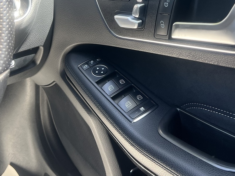 Mercedes-Benz E Class E250 Amg Line - U12134
