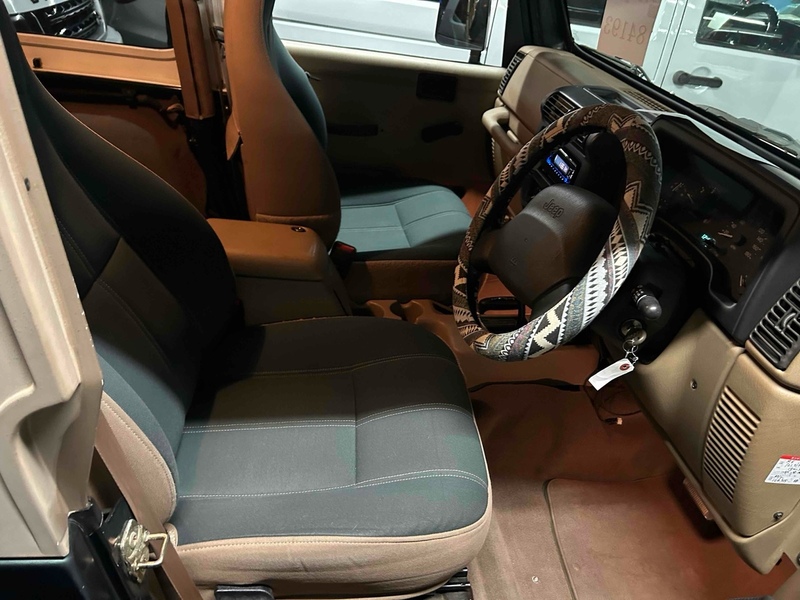 Jeep Wrangler Sahara - U12142