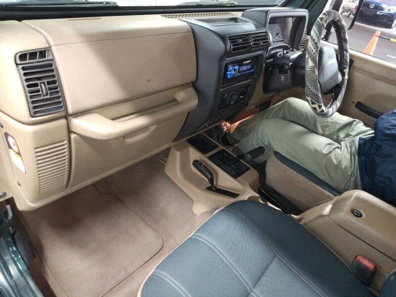Jeep Wrangler Sahara - U12142