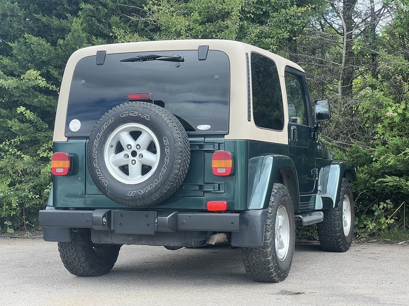 Jeep Wrangler Sahara - U12142