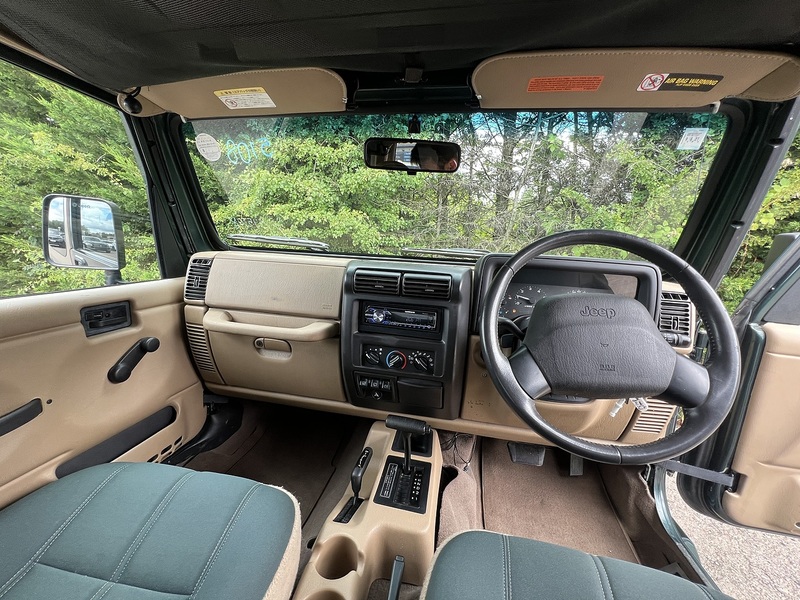 Jeep Wrangler Sahara - U12142