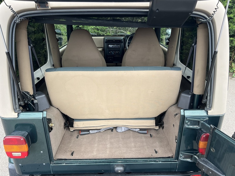 Jeep Wrangler Sahara - U12142