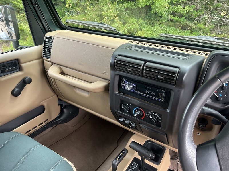 Jeep Wrangler Sahara - U12142