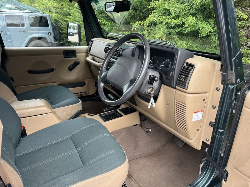 Jeep Wrangler Sahara - U12142
