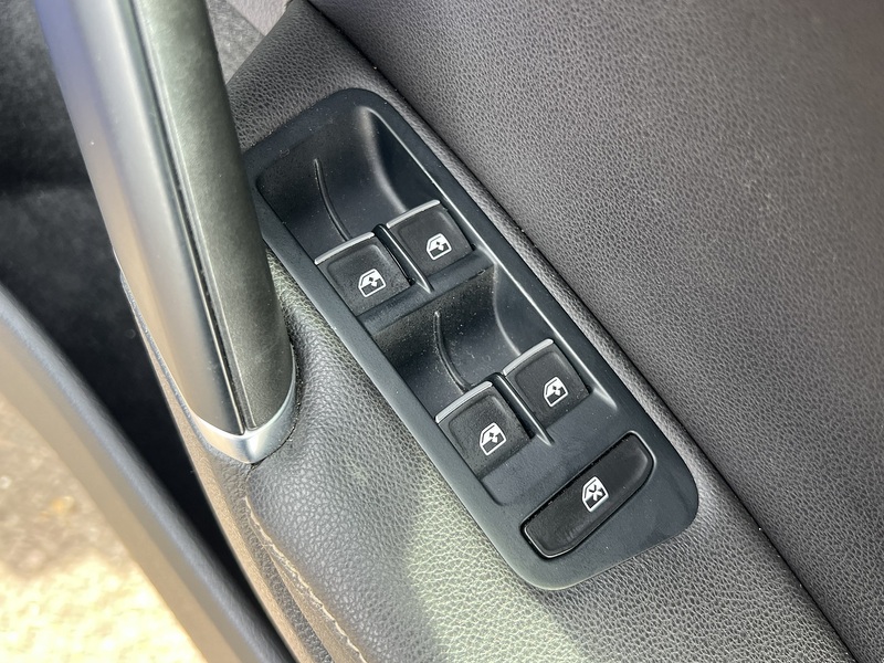 Volkswagen Golf R Dsg - U12143