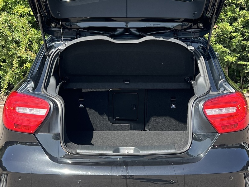 Mercedes-Benz A-Class A200 Amg Night Edition - U12145