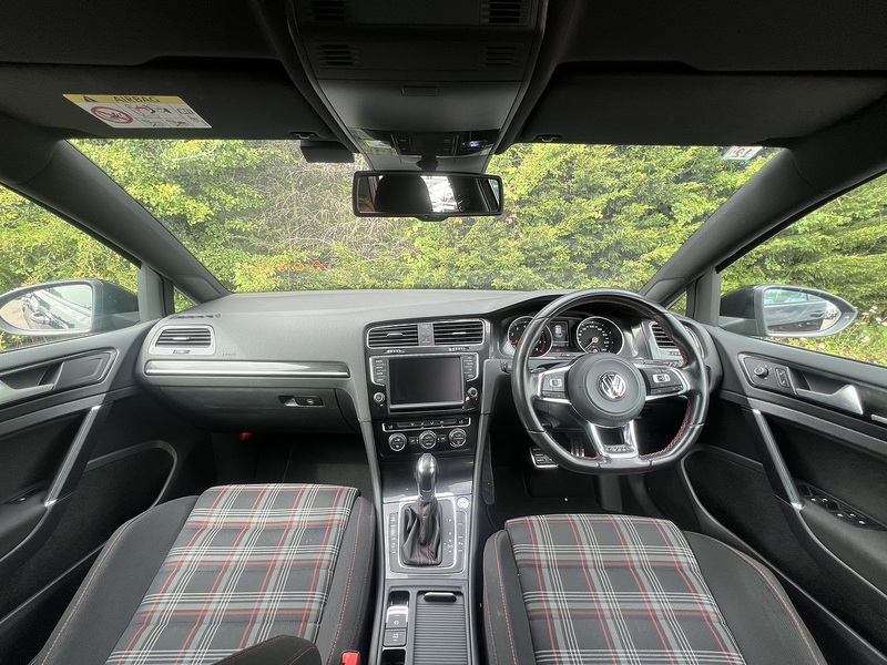Volkswagen Golf GTI - U12147