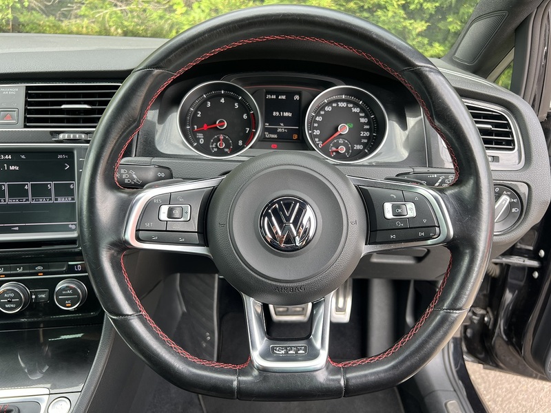 Volkswagen Golf GTI - U12147