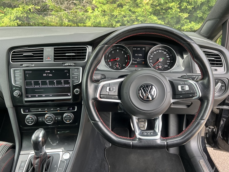 Volkswagen Golf GTI - U12147
