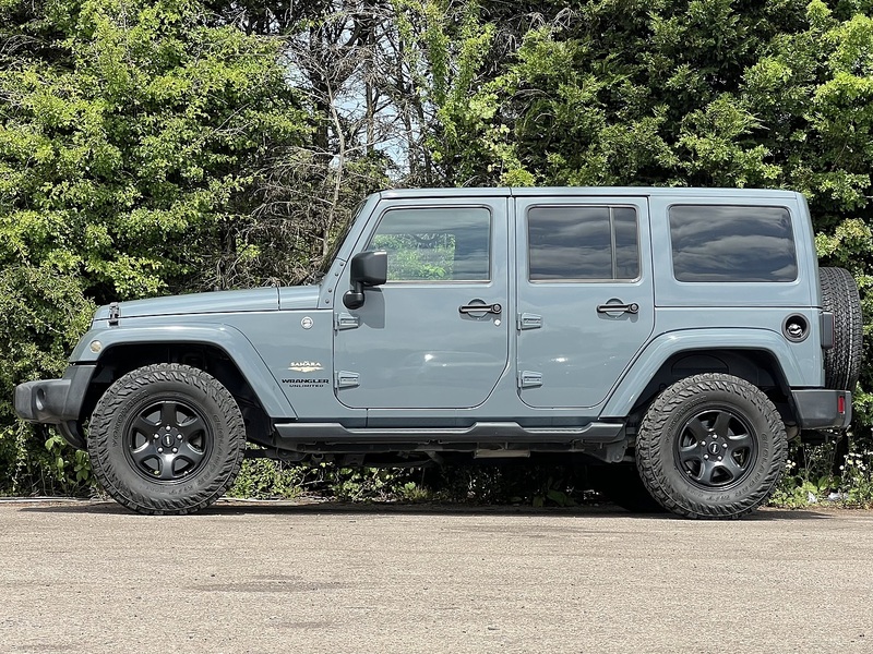Jeep Wrangler Unlimited Sahara - U12148