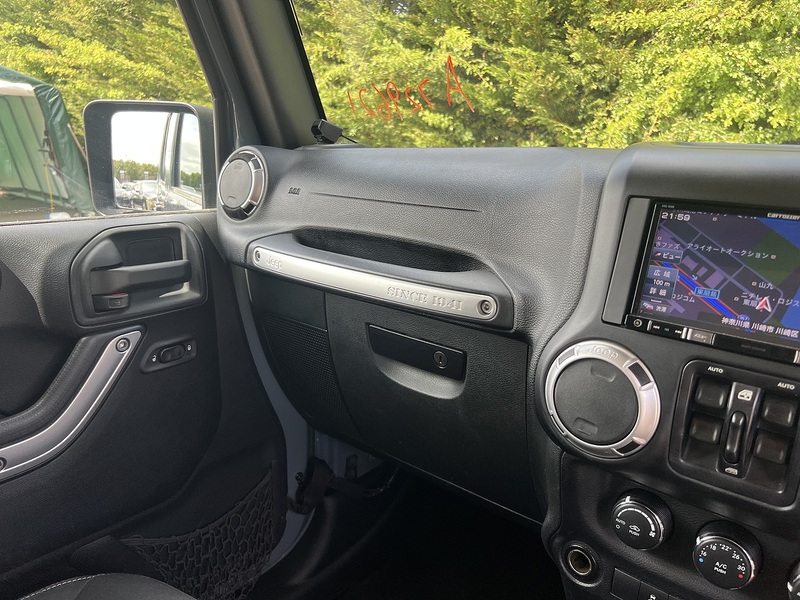Jeep Wrangler Unlimited Sahara - U12148