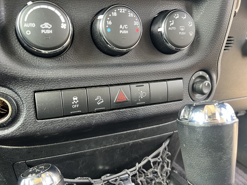 Jeep Wrangler Unlimited Sahara - U12148