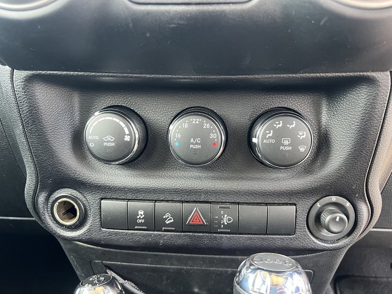 Jeep Wrangler Unlimited Sahara - U12148