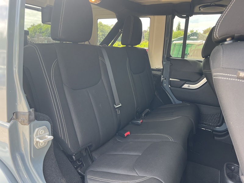 Jeep Wrangler Unlimited Sahara - U12148