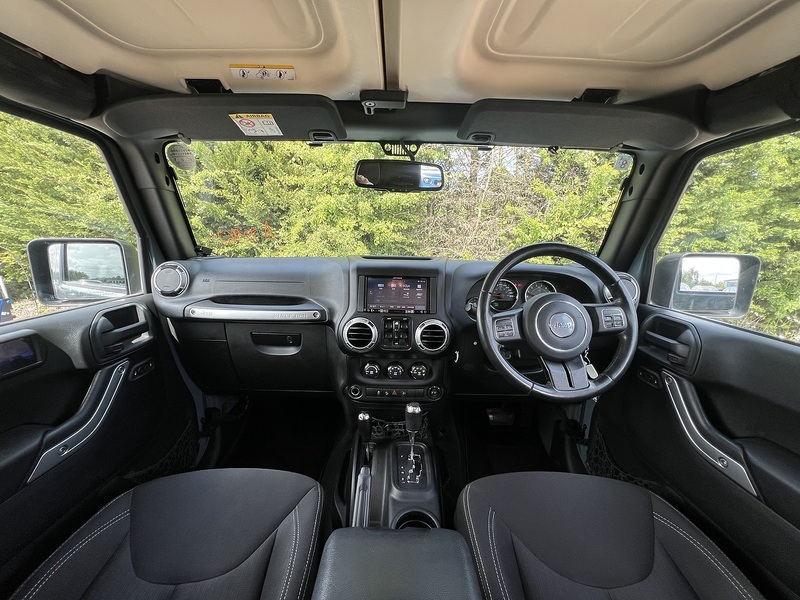 Jeep Wrangler Unlimited Sahara - U12148