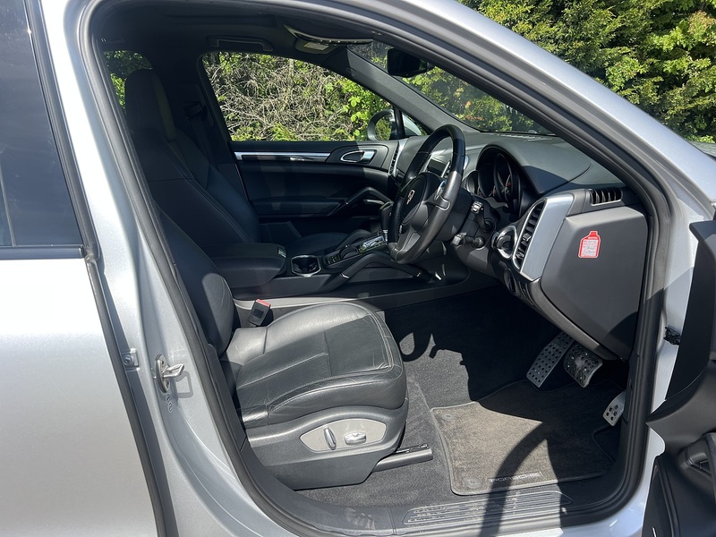 Porsche Cayenne V6 Tiptronic - U12152