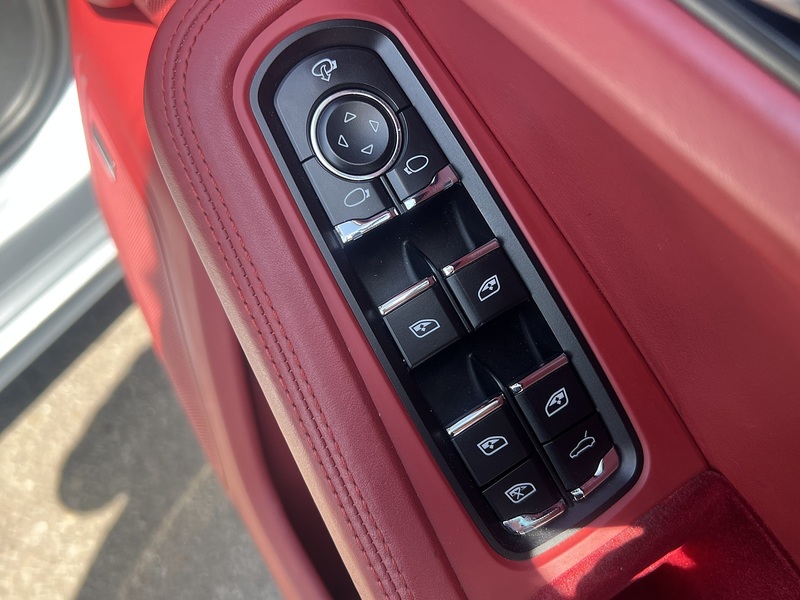 Porsche Macan Turbo Pdk - U12154