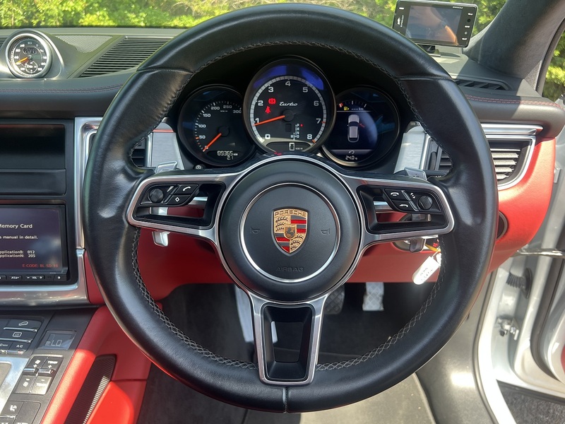 Porsche Macan Turbo Pdk - U12154