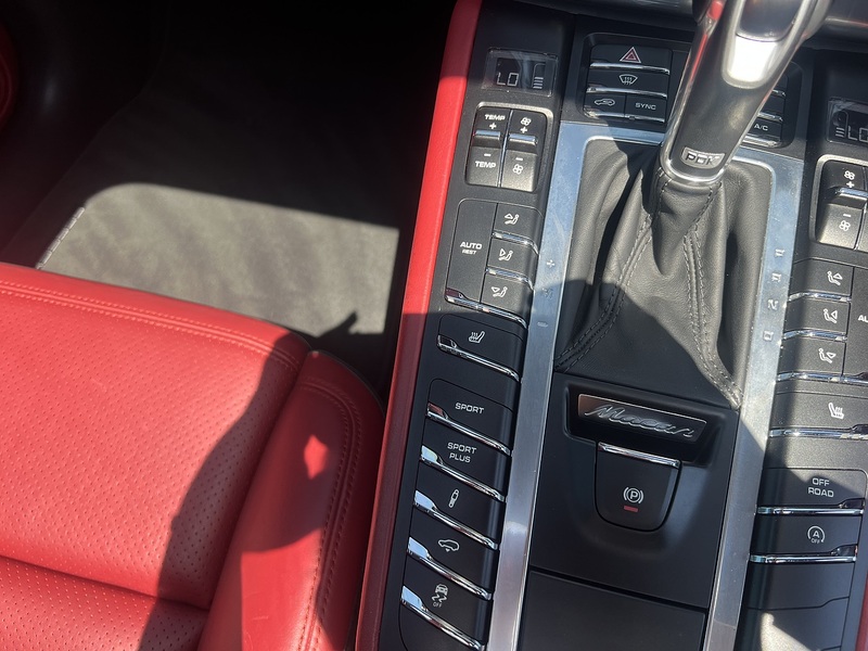Porsche Macan Turbo Pdk - U12154