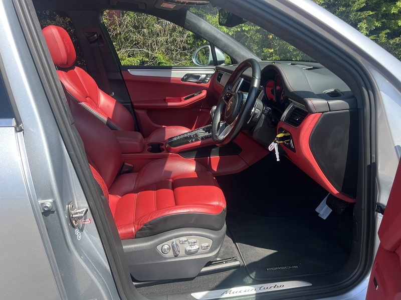 Porsche Macan Turbo Pdk - U12154